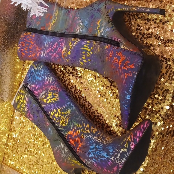 Glam Boots - Picture 4 of 4